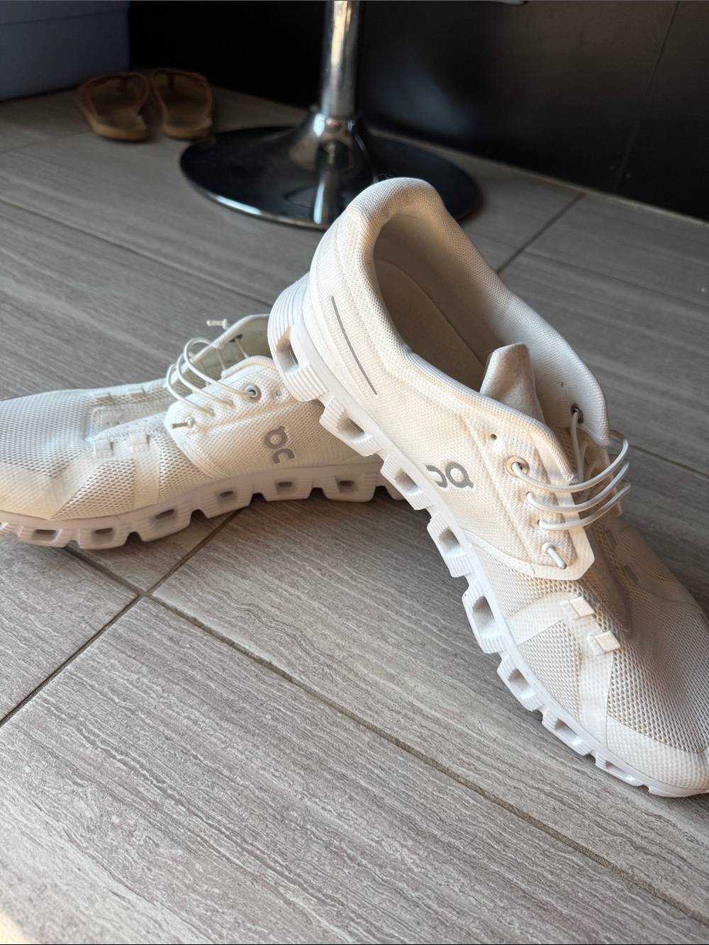 On Running Men's Athletic Sneakers in White - Picture 4 of 4